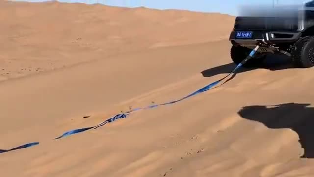 途乐强烈要求，要他拉猛禽，这才是真正的越野车，网友：太霸气了