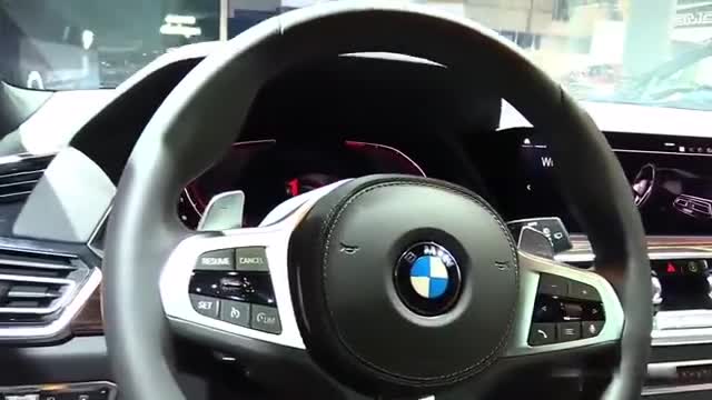 全新宝马X5亮相海外车展，看了这车细节才知道这车有多豪华