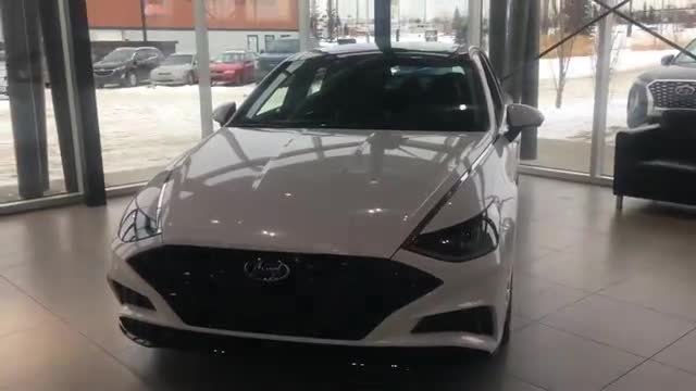 新车到店！实拍2020款现代索纳塔，看到外观和内饰，我立刻心动了