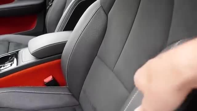 全新沃尔沃XC40T4R-Design，主驾驶