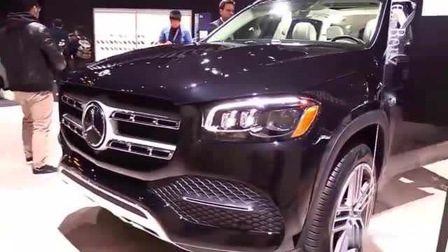 新款奔驰GLS 450亮相海外车展，土豪们喜欢这台车吗？