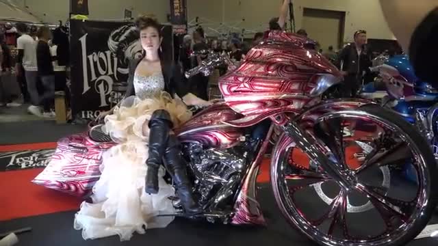 日本摩托车展，车模跟摩托实在太搭了