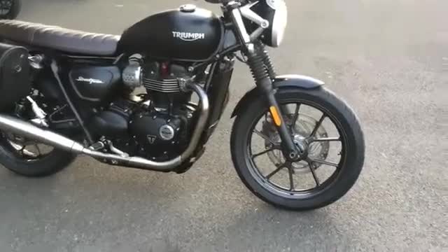 实拍凯旋大排量复古重机BonnevilleT1