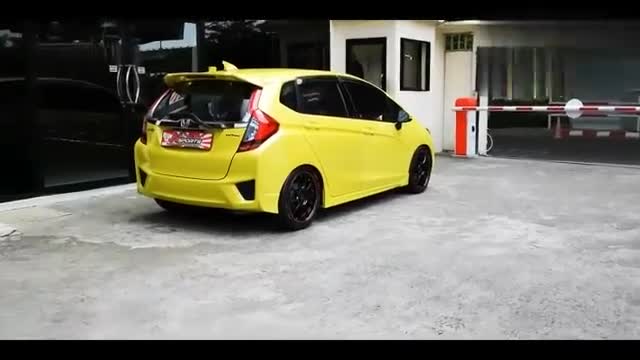 尽显小钢炮本色，本田飞度改装17寸