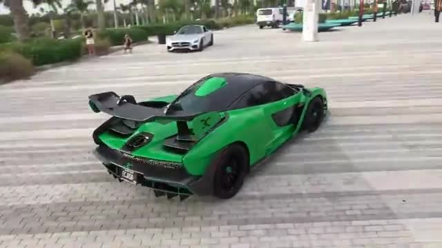 赛道实拍全新迈凯伦Senna，外形炫酷内饰豪华，你喜欢吗？