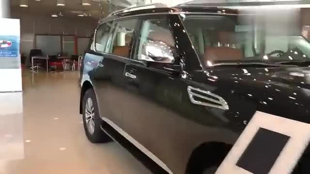 2020款日产途乐黑色版店内实车展