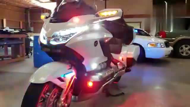 摩托车的霸气一面，国外实拍本田Go