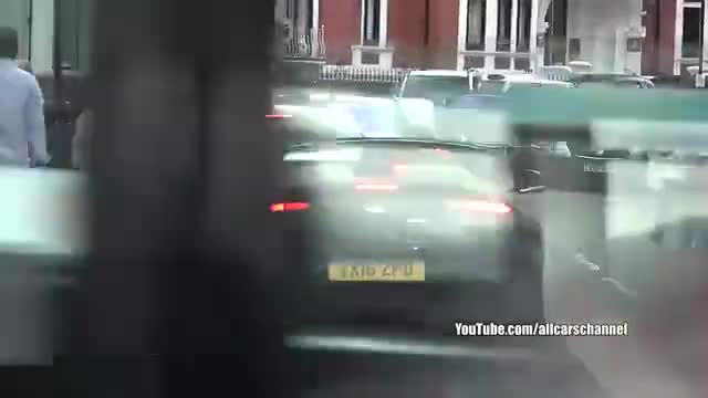 伦敦街道实拍性能跑车拥有稳定