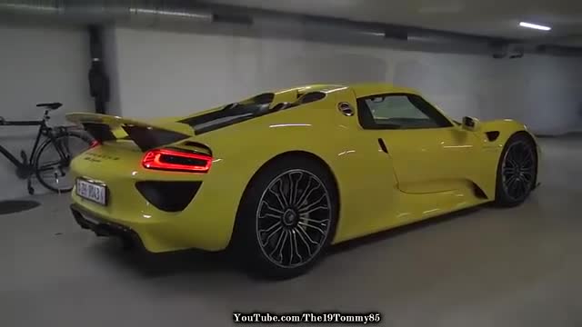 外媒实拍超级跑车车身细节性能