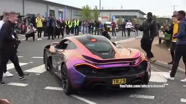 实拍帅气跑车车身展示线条设计