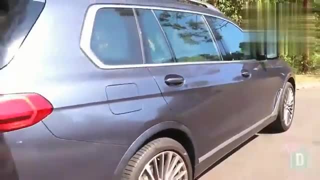 土豪新提2020款宝马X7，打开后备箱