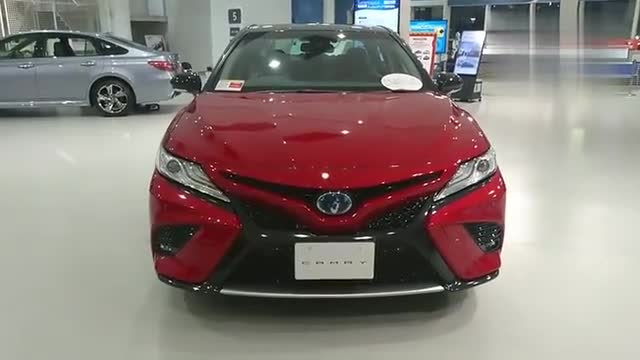 实拍2020款丰田凯美瑞，年轻运动，简