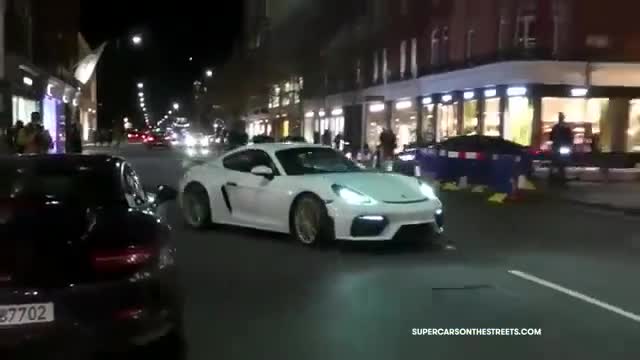 国外夜色下的跑车展示，看看有没