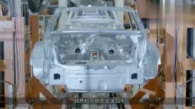 松下圆泡泡概念车，带AI助手和炫