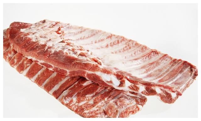 正文   肋排是胸腔的片状排骨,这种排骨肉少而薄,但是几乎都是瘦肉