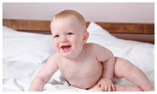 宝宝枕秃的原因是摩擦，还是缺钙？育儿专家来给你真相