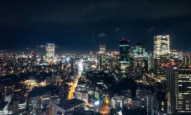 日本东京夜景,没有彩色led的点缀,却有更加科幻的高级