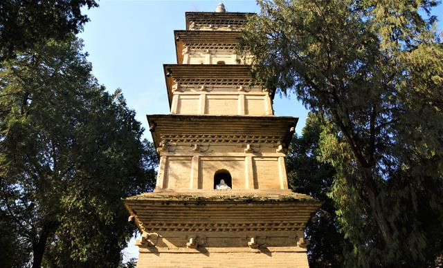 为什么大雁塔收门票游客多而玄奘长眠的兴教寺免票游客却很少