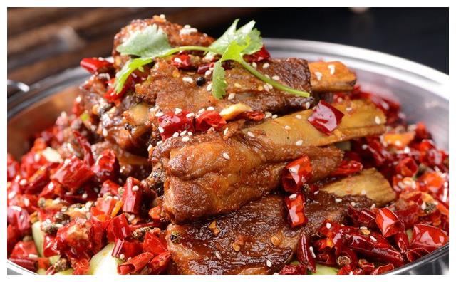 爱吃肉最爱吃排骨,香辣美味手抓排骨,香脆可口,酥炸排骨