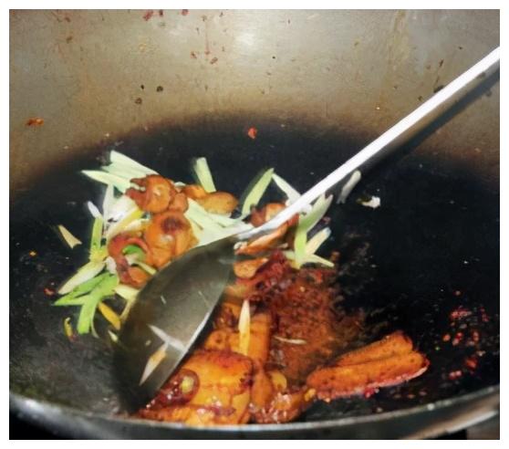 回锅肉的做法介绍 dfeb-kakmcxe1041448.jpg