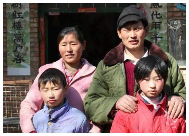 朱之文儿子儿媳直播步入正轨,女儿待字闺中,称不会像弟妹做网红