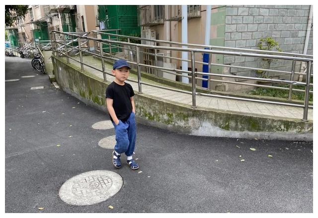 读龙应台《孩子你慢慢来》:在该牵手时牵手,在该放手时放手