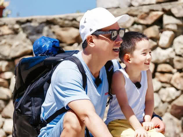 “山鸡哥”身价过亿,一辆悍马开10多年不换,网友:真低调