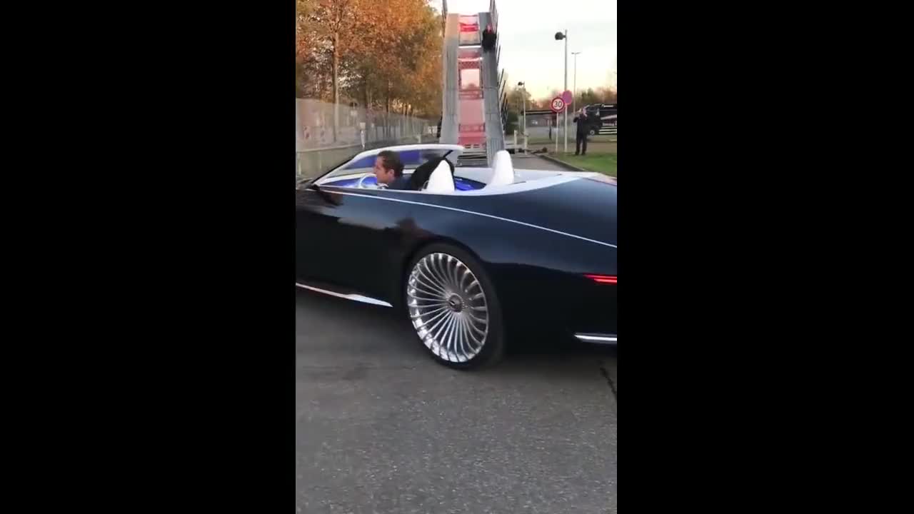 奔驰概念车前脸也太像宝马