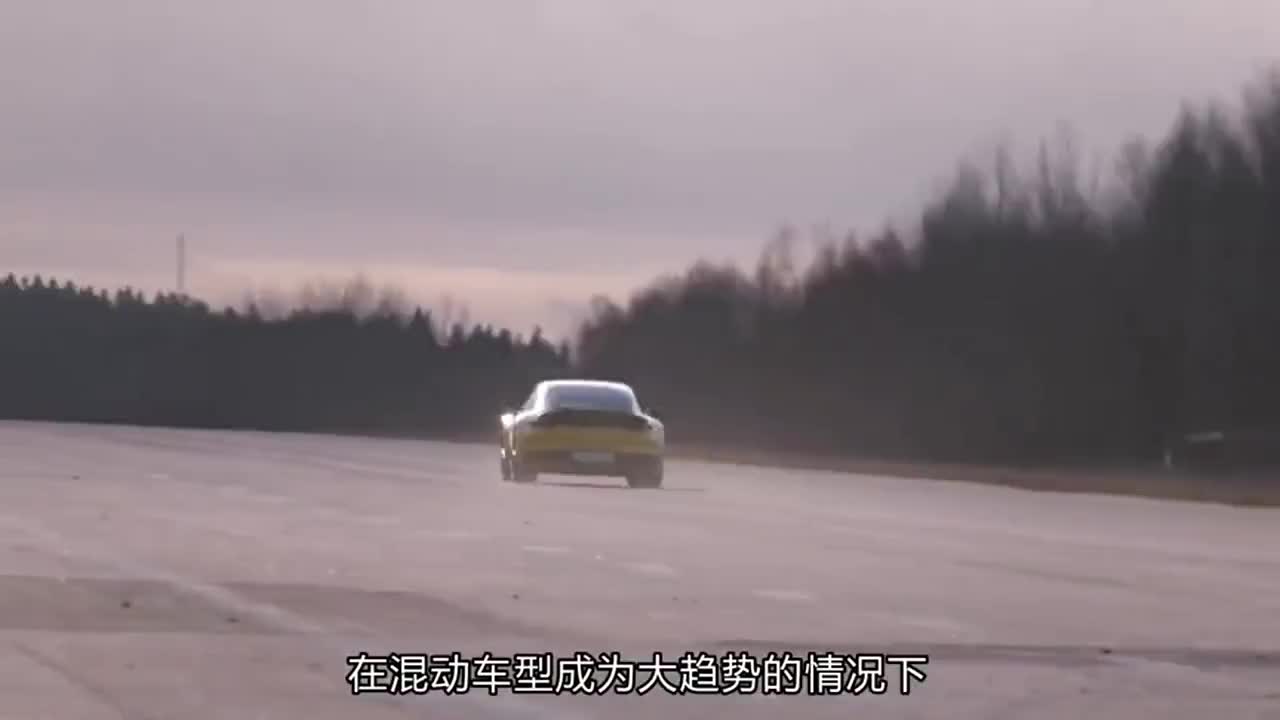 保时捷911单挑宝马i8，起步才知道混动车和汽油车的差别有多大？