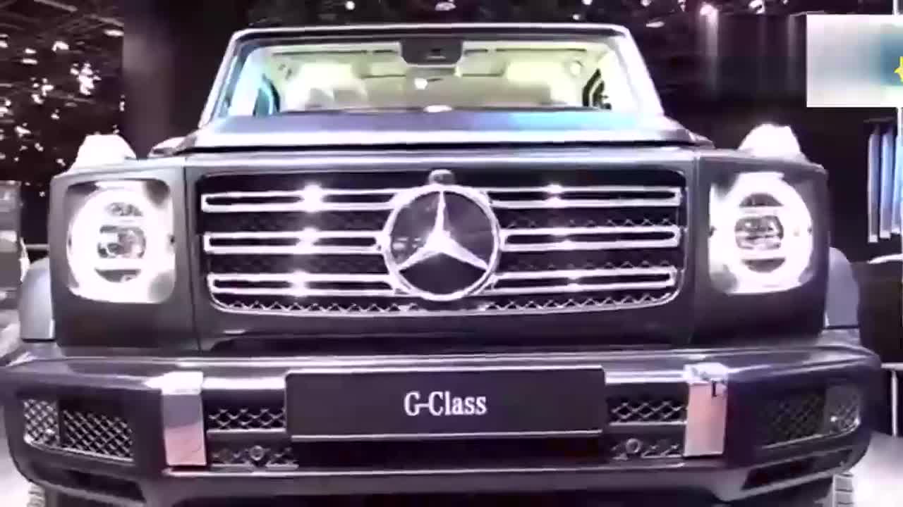 一八年新款奔驰G五零零的新车展示，看完我已经深深的爱上它了