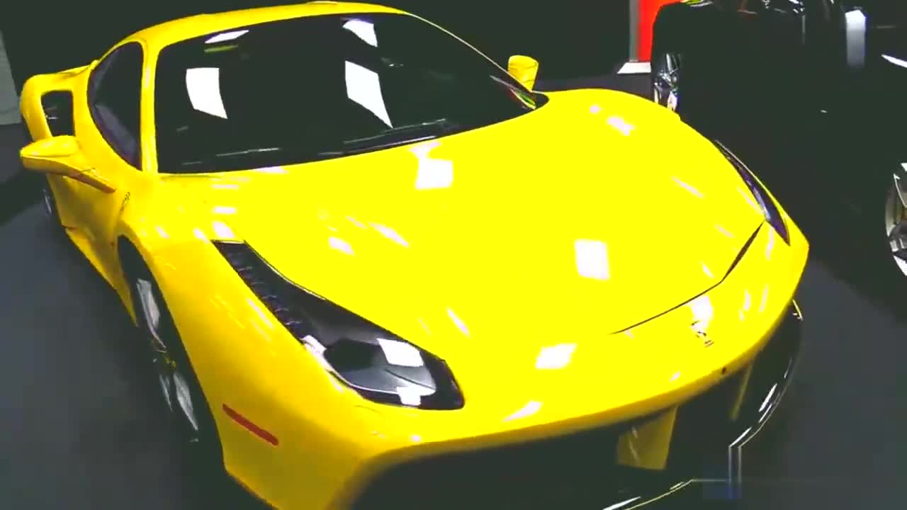 法拉利488GTB车展实拍，外观经典很拉风，到哪都是焦点！