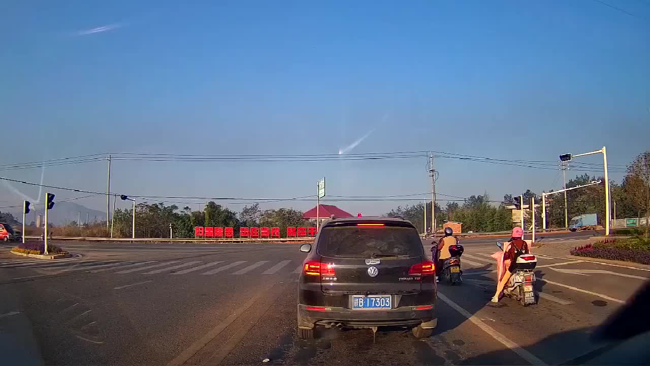 实拍：哈哈哈，韩系车起亚K3，这个漂移怎么样