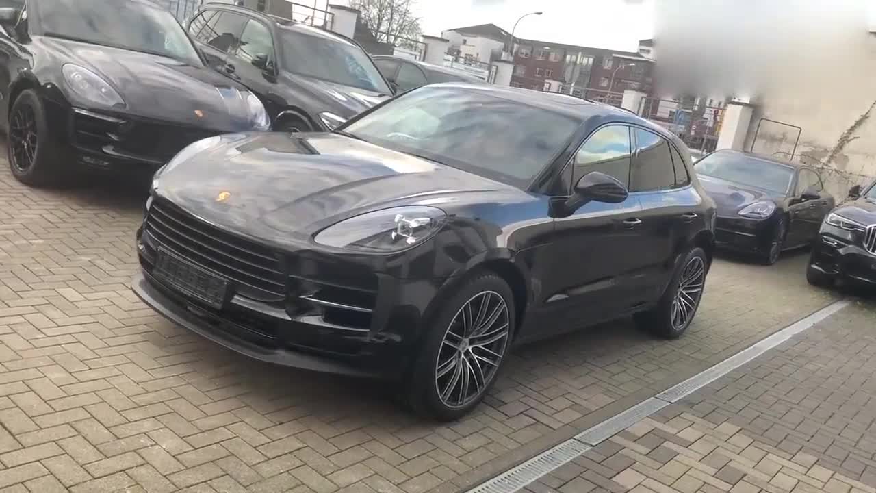 2020款保时捷macanS入库实拍，打开车门看到内饰，给个不买理由