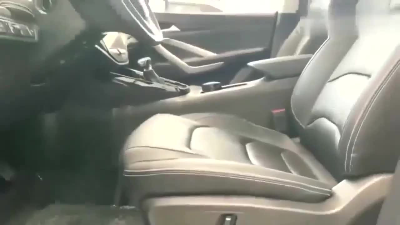 新款宝骏530六座版高清展示