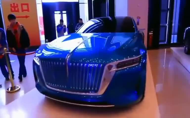 红旗概念车，就像一艘科幻战舰