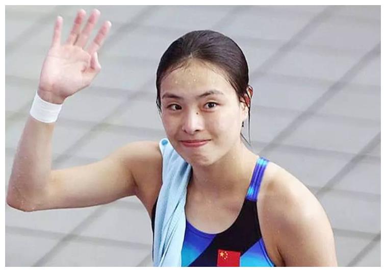 跳水皇后伏明霞搬出家!与梁锦松已离婚?两人不同方式作出回应