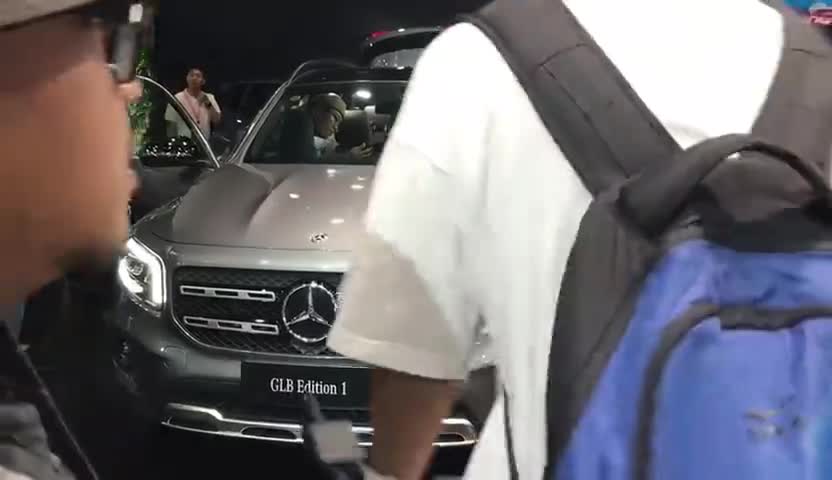 车展抢鲜看：奔驰GLB外观，区别于GLC最新设计风格