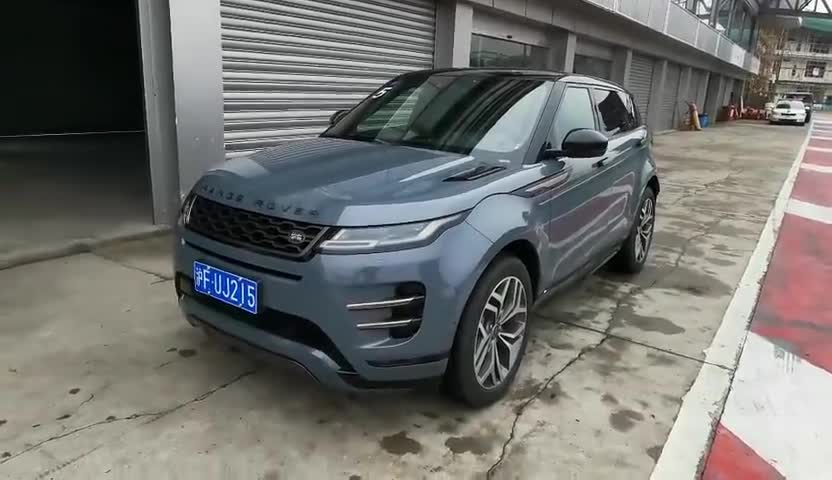 抢鲜看：全新一代路虎极光简洁设计，腰线凹痕有特点，非常漂亮