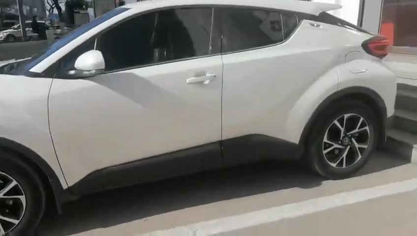 丰田C-HR外观怎么样？车主实拍值得一看