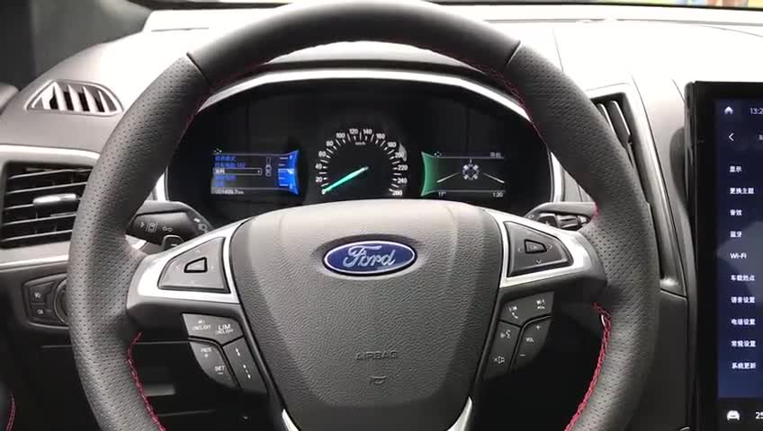 实拍：福特新锐界ST方向盘转向比，两圈半运动设计，手感流畅