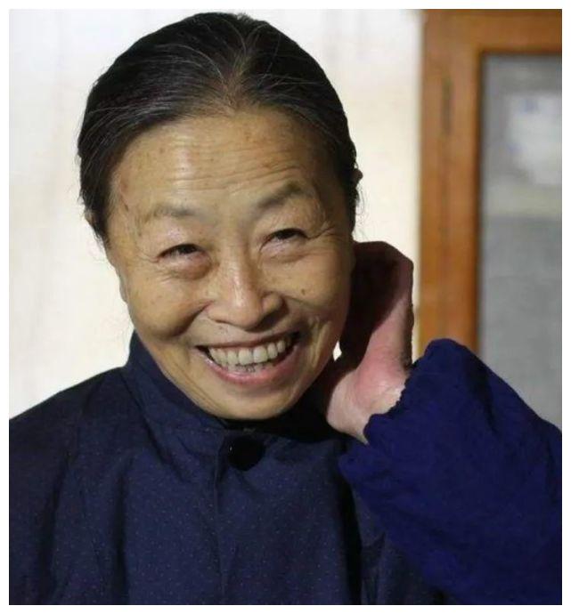 提到张少华老师,本人也写过她很多次了,通过网友们的评论我也能大概的