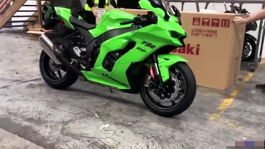 2021款川崎大牛,川崎大牛2021款 00:00 01:38 01:38 为您推荐: 川崎"大牛"zx10r展示完美声浪,这就是公