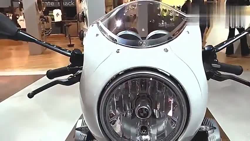 实拍车展上的宝马复古机车,网友这排气管够我买辆摩托车了!