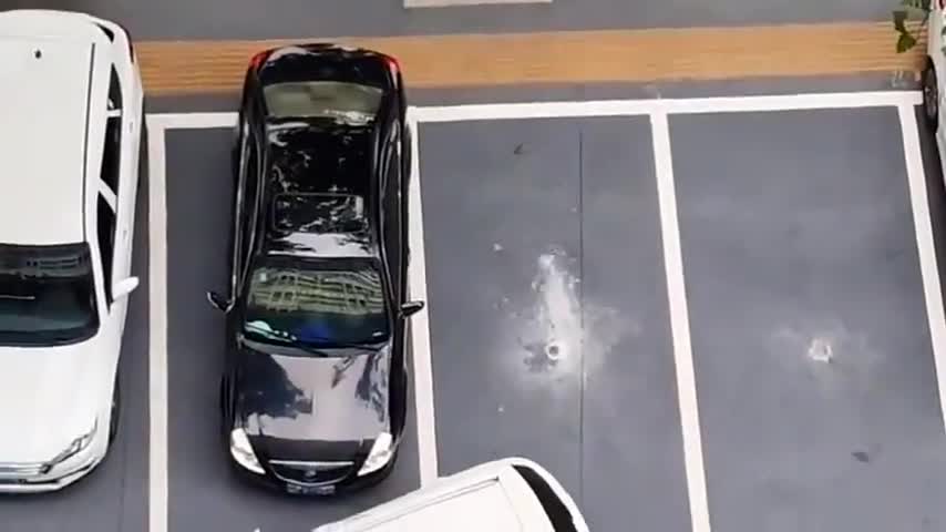 实拍：老司机一把入库，为什么车头要留空？你知道为什么吗？