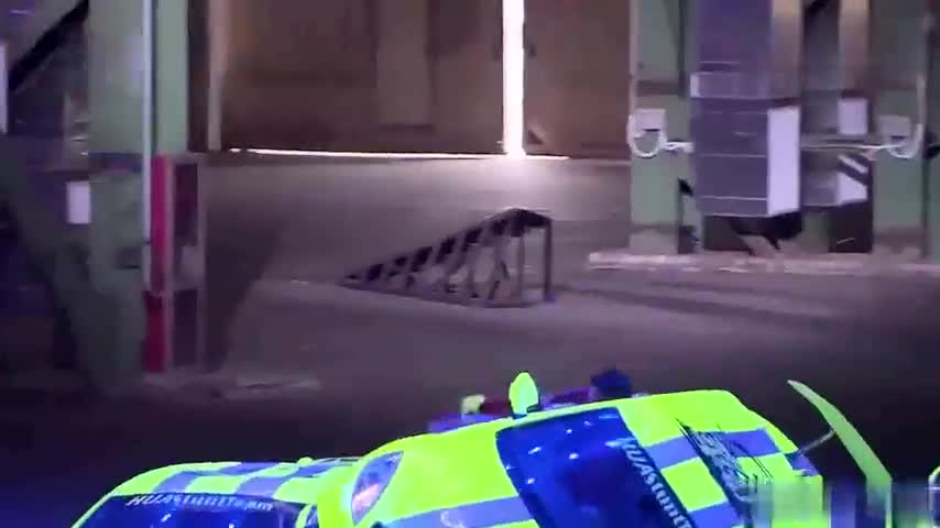 中国达人秀：要想把汽车特技玩的好，天价保险少不了！