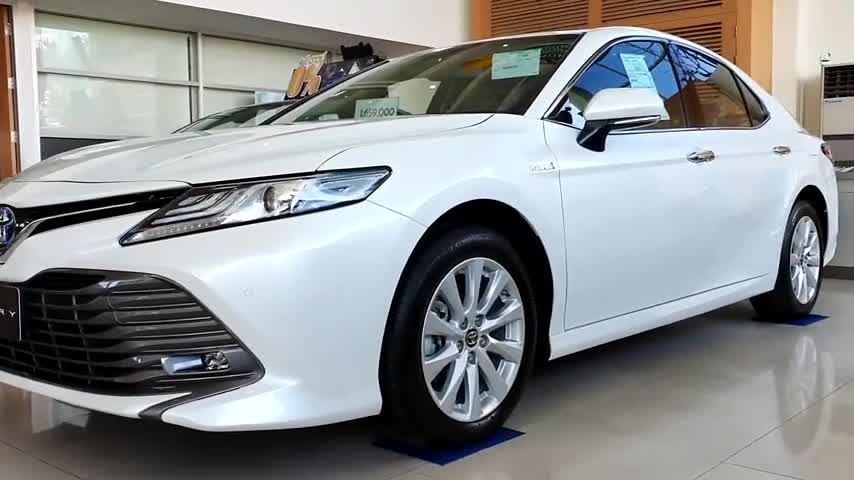 新车到店，2020款丰田凯美瑞2.5HV，了解完实车，我忘记了迈腾！