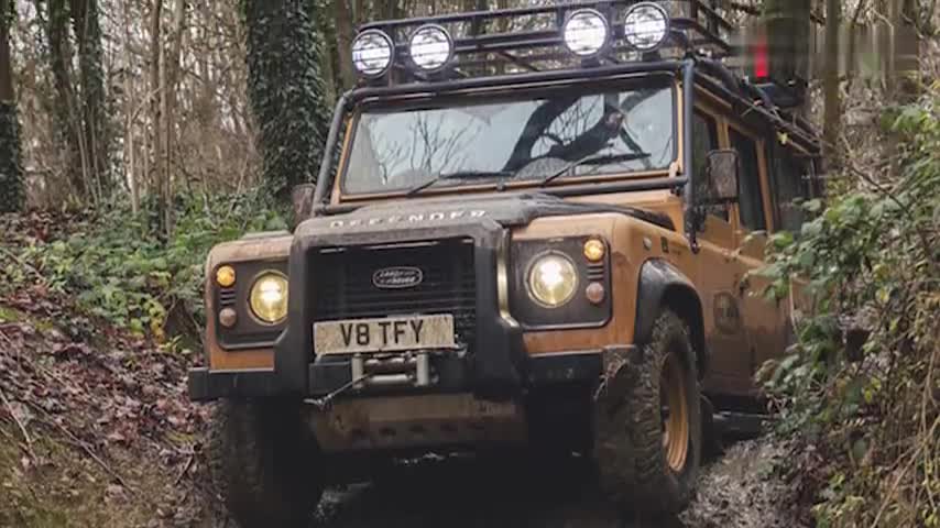 路虎卫士推新车型！搭V8引擎经典方正外观造型