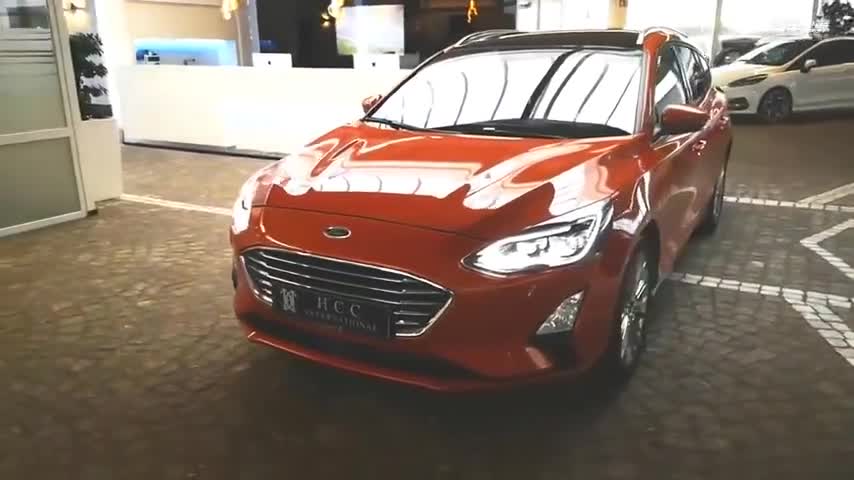 帅气不减比两厢版更实用，实拍福特福克斯旅行版