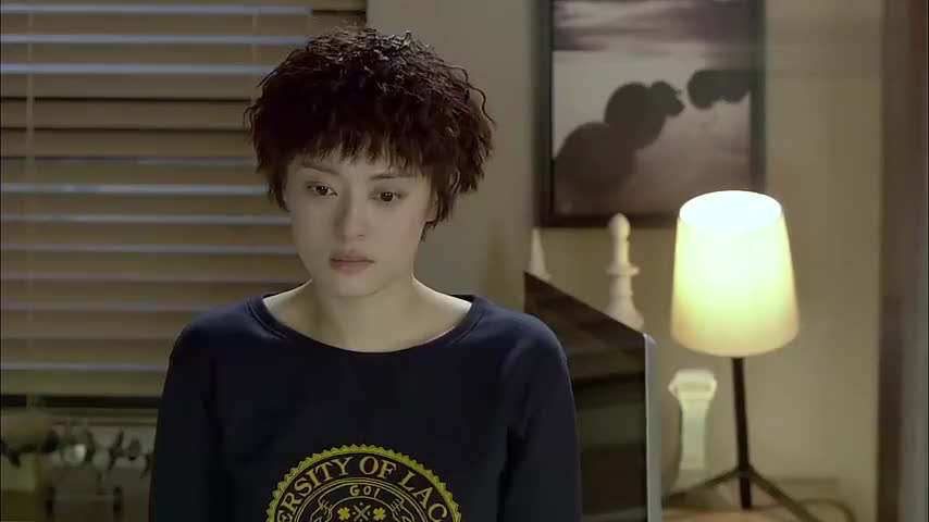 辣妈正传元宝出门跟朋友聊天喝酒拿吃的跟朋友举例子有戏