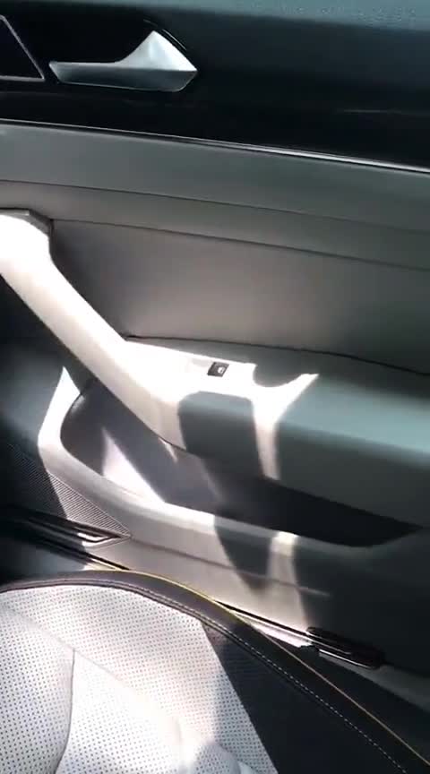 全新大众CC的前排储物空间，迈腾